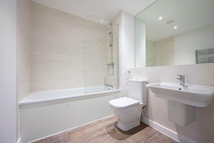 1 Bedroom Flat To Rent In Queensway, Southampton, SO14