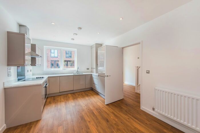 4 Bedroom Terraced House To Rent In Reynard Way, Brentford, Brentford, TW8