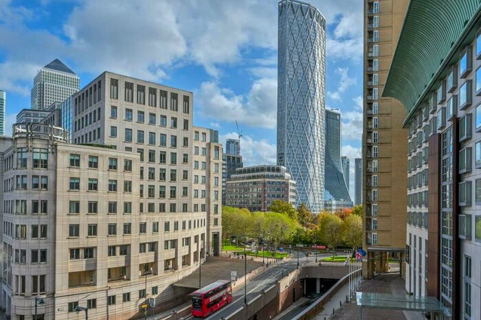 1 Bedroom Flat To Rent In Circus Apartments, Canary Wharf, London, E14