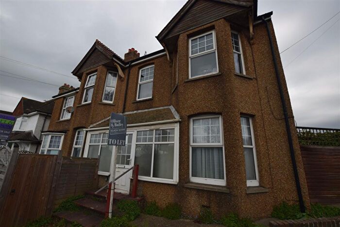 1 Bedroom Flat To Rent In Little Common Road, Little Common, TN39