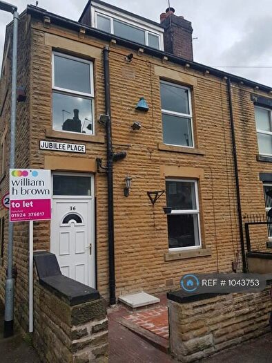 2 Bedroom End Of Terrace House To Rent In Jubilee Place, Morley, Leeds, LS27