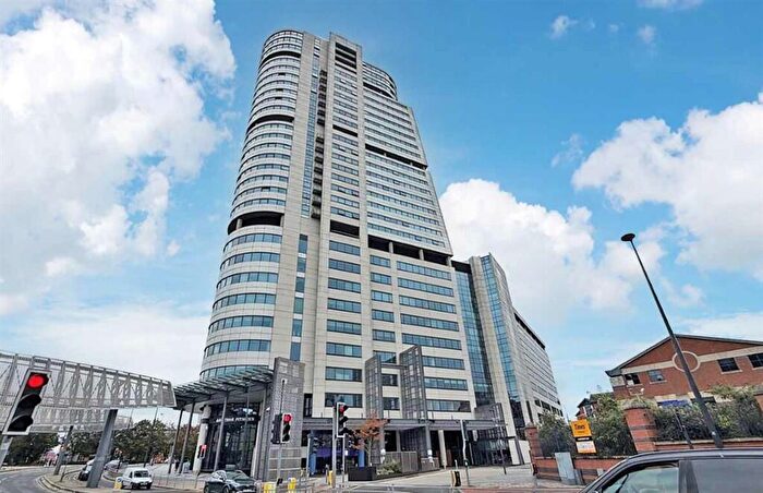 2 Bedroom Flat For Sale In Water Lane, Leeds, LS11