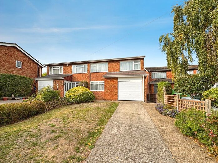 3 Bedroom Semi-Detached House For Sale In Legge Crescent, Aldershot, Hampshire, GU11