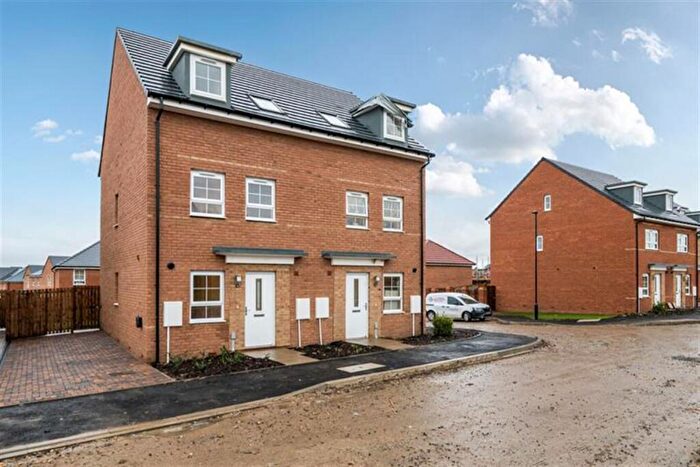 3 Bedroom Semi-Detached House To Rent In Bedroom Semi Detached House In Wayfaring Avenue, Throckley, NE15