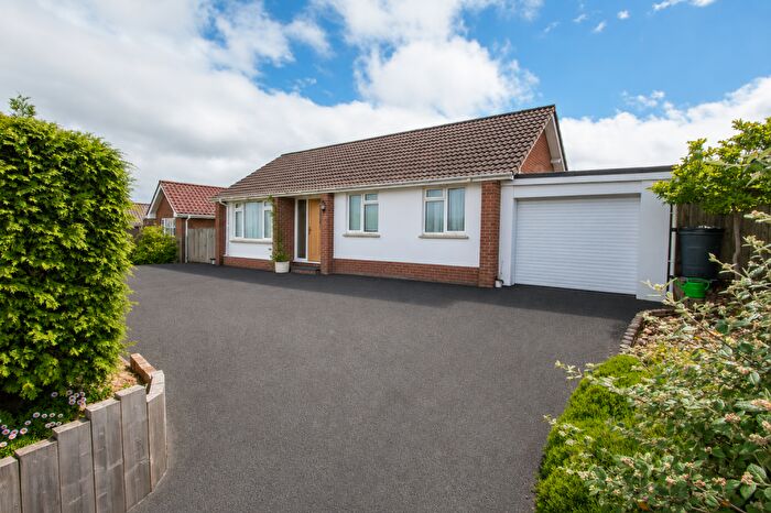 3 Bedroom Bungalow For Sale In Pennsylvania, Exeter, EX4