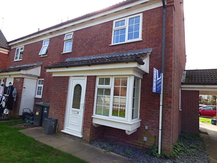 1 Bedroom Terraced House To Rent In Howard Close, Luton, LU3