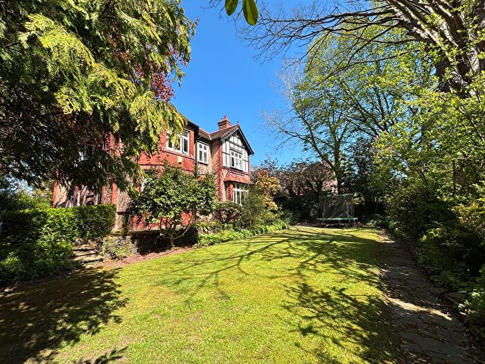 6 Bedroom Detached House For Sale In Longley Drive, Worsley, M28