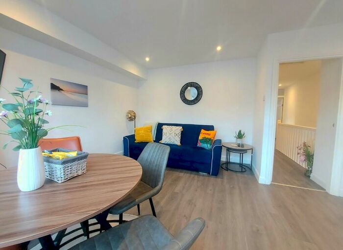 2 Bedroom Apartment To Rent In St Leonards Avenue, BN3