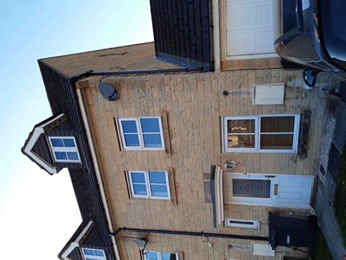3 Bedroom Property To Rent In Yateholm Drive, Bradford, BD6