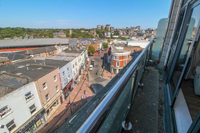 2 Bedroom Apartment For Sale In Commercial Road, Bournemouth, BH2