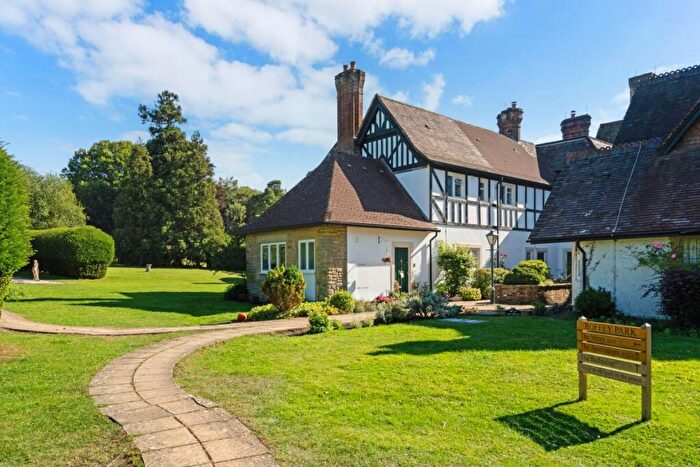 1 Bedroom Mews To Rent In Roffey Park Colgate, RH12