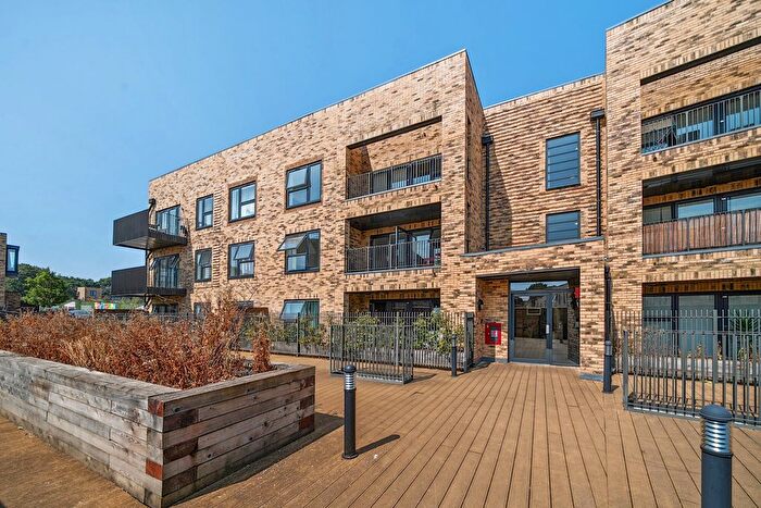 2 Bedroom Flat For Sale In Adit Road, Erith, DA8