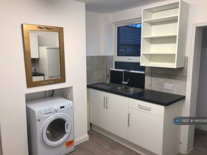 3 Bedroom Terraced House To Rent In Colindale Avenue, London, NW9