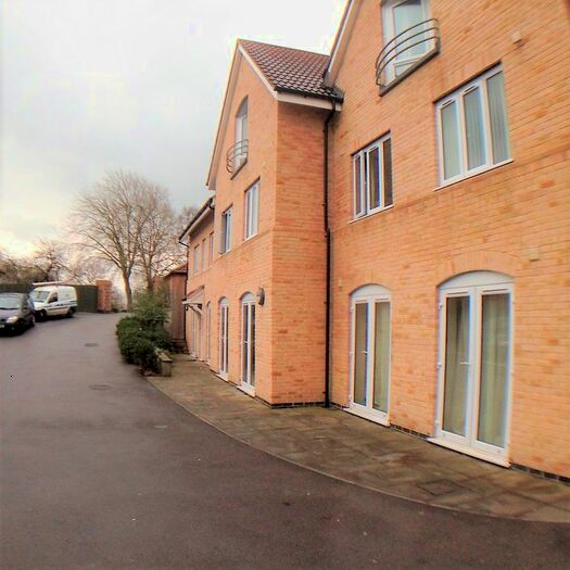 2 Bedroom Flat To Rent In Eastwick Road, Taunton, TA2