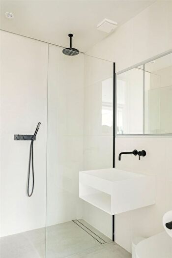 2 Bedroom Flat To Rent In Dunworth Mews, Notting Hill, W11