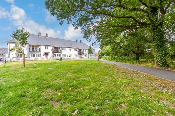 2 Bedroom Flat For Sale In Three Fields Road, Tenterden, Kent, TN30