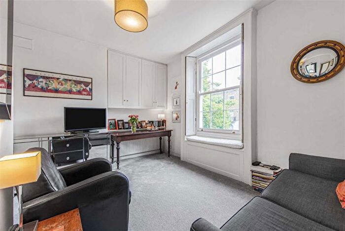 2 Bedroom Flat For Sale In Foxley Road, London, SW9