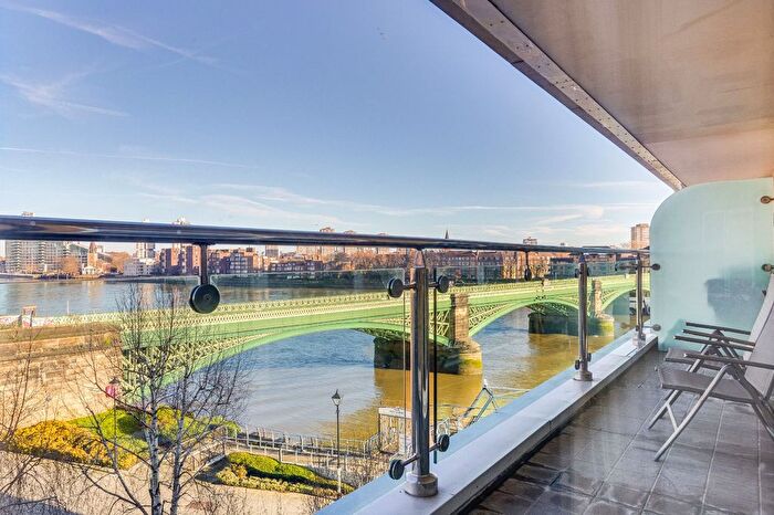 2 Bedroom Flat For Sale In Waterside Tower, The Boulevard, SW6