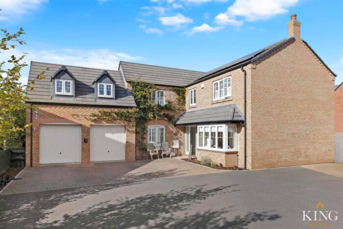 5 Bedroom Detached House For Sale In Chestnut Way, Bidford-On-Avon, Alcester, B50