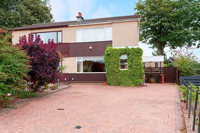 4 Bedroom Semi Detached House For Sale In Broompark Drive, Inchinnan, PA4