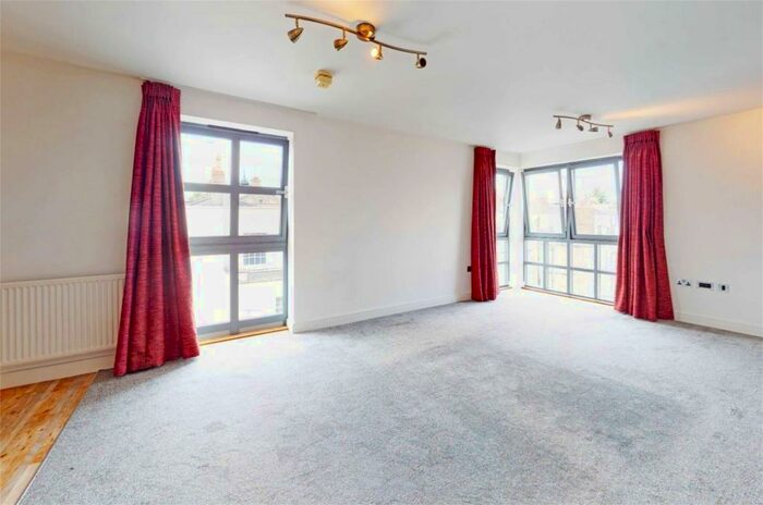 2 Bedroom Apartment To Rent In Imperial Gate, Cheltenham, GL50