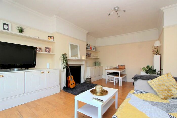 1 Bedroom Flat To Rent In Dukes Avenue, Muswell Hill, N10