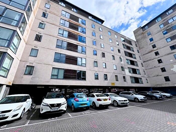 2 Bedroom Flat For Sale In Falcon Drive, Cardiff, CF10