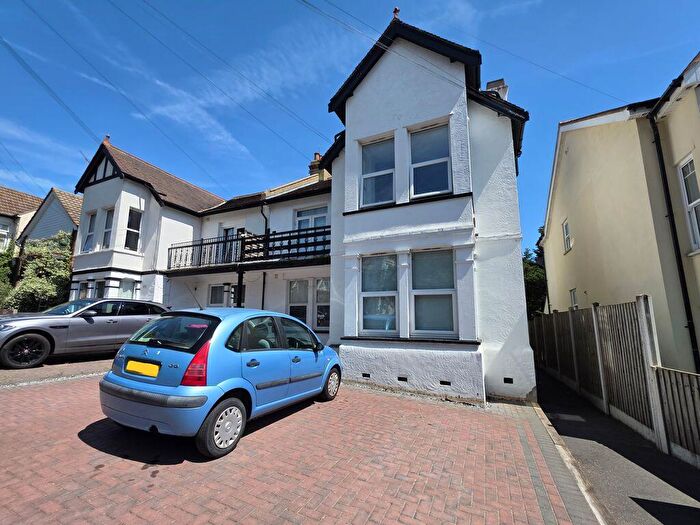 1 Bedroom Flat To Rent In Pembury Road, Westcliff-On-Sea, SS0