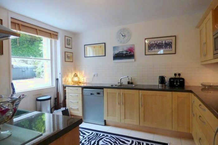 2 Bedroom Flat To Rent In Ayot House, Tunbridge Wells, TN4