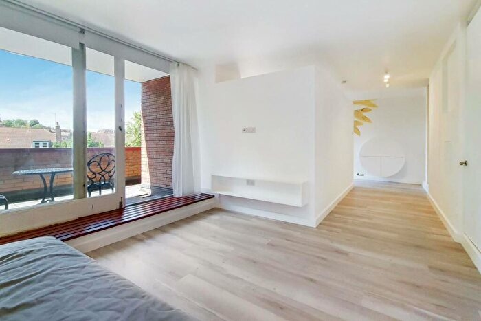 1 Bedroom Flat To Rent In Crescent Road, Crouch End, London, N8