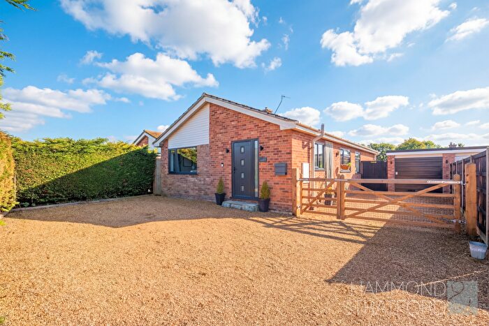 3 Bedroom Bungalow For Sale In Longmeadow Close, Griston, IP25