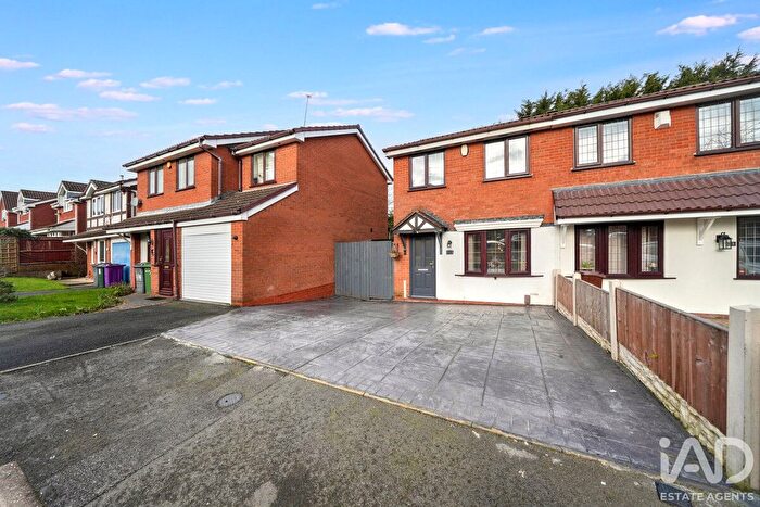 2 Bedroom Semi Detached House For Sale In Willingworth Close, Bilston, WV14