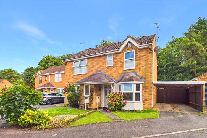 2 Bedroom Semi Detached House For Sale In Milton Court, Kettering, Northamptonshire, NN16