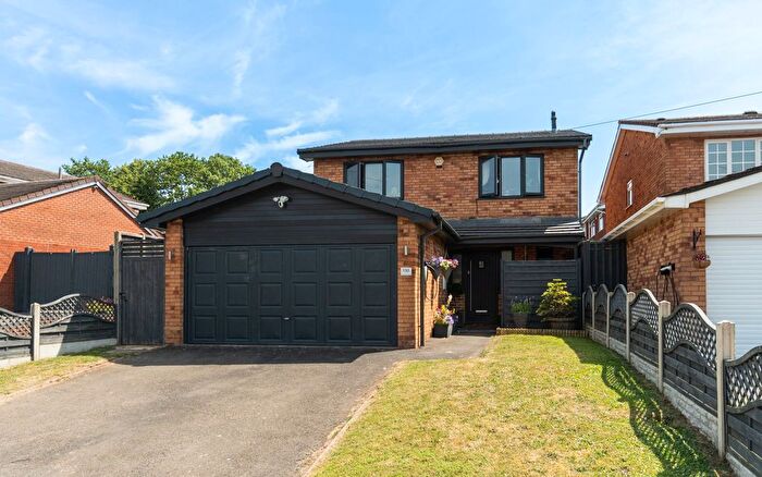 4 Bedroom Detached House For Sale In Hamilton Avenue, Halesowen, B62