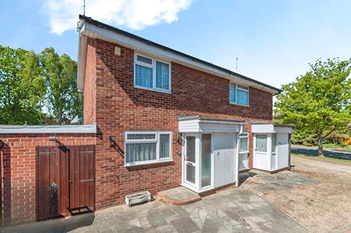 2 Bedroom Semi-Detached House For Sale In Western Approaches, Southend-on-Sea, Essex, SS2