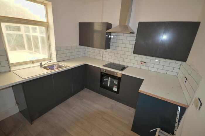 3 Bedroom Semi-Detached House To Rent In Mason Lathe Road, Sheffield, S5