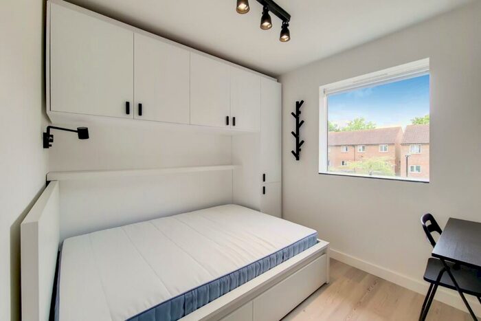 1 Bedroom Semi-Detached House To Rent In Hospital Way, Hither Green, Lewisham, SE13