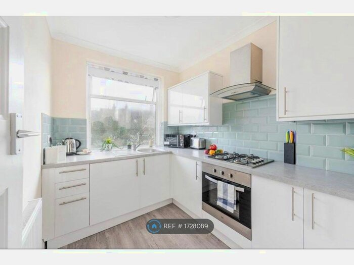 2 Bedroom Flat To Rent In Blenheim Park Road, South Croydon, CR2