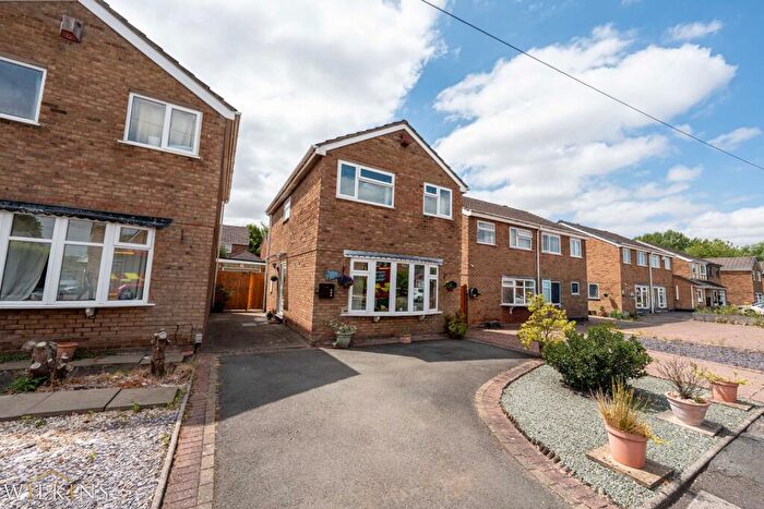 3 Bedroom Detached House For Sale In Jason Close, Tamworth, Staffordshire, B77