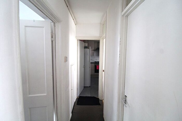 3 Bedroom Flat To Rent In Guru Nanak Road, Southall, UB2
