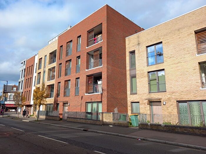 1 Bedroom Flat To Rent In Oberon Court, East Ham, E6