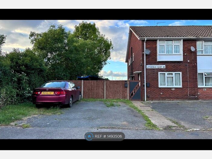 2 Bedroom Maisonette To Rent In Littlefield Court, Harmondsworth, West Drayton, UB7