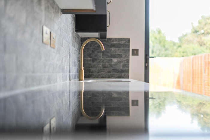 3 Bedroom Semi-Detached House For Sale In Windmill Road, Mortimer Common, Reading, Berkshire, RG7