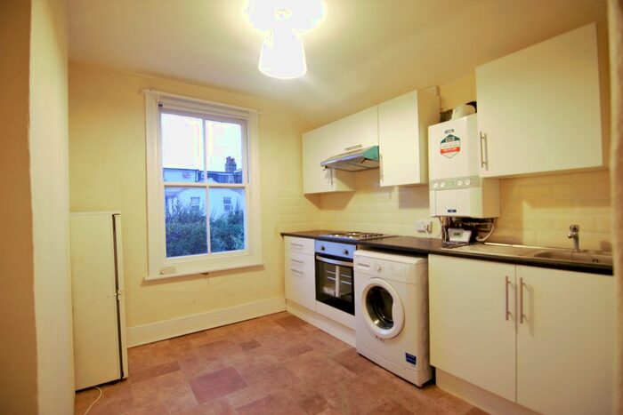 1 Bedroom Flat To Rent In St. Lukes Road, Brighton, BN2