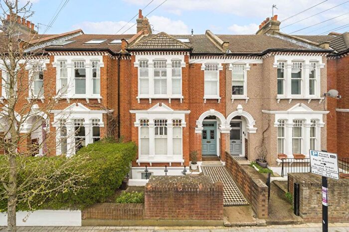 2 Bedroom Flat For Sale In Louisville Road, Tooting, SW17
