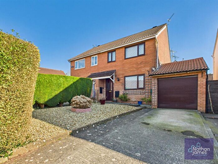 3 Bedroom Semi-Detached House For Sale In Waltwood Park Drive, Llanmartin, Newport, NP18