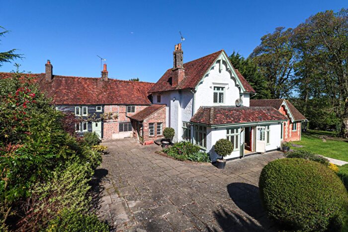 5 Bedroom Detached House For Sale In Common Road, Kensworth, Dunstable, LU6