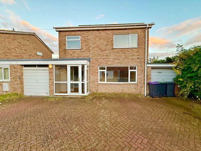 3 Bedroom Semi Detached House For Sale In Cranbourne Mews, Washingborough, LN4