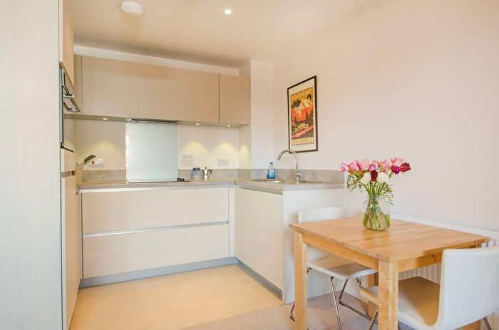 1 Bedroom Flat For Sale In Hastings Road, Canning Town, London, E16