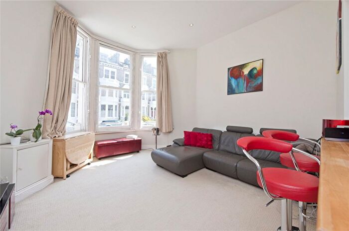 2 Bedroom Flat For Sale In Sinclair Road, London, W14